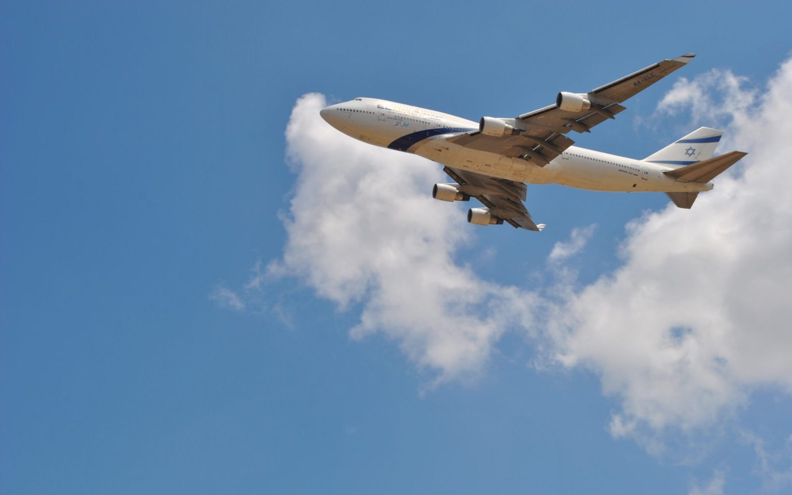 alexander-maron-v-VOe6q8KeM-unsplash